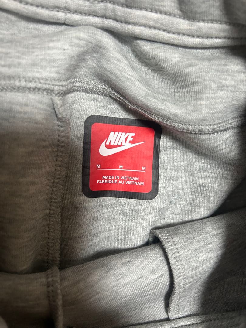NIKEテックフリースセットアップグレー