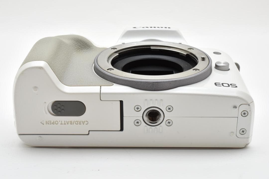 ■ 美品 ■ キヤノン　Canon EOS Kiss M ダブルレンズキット