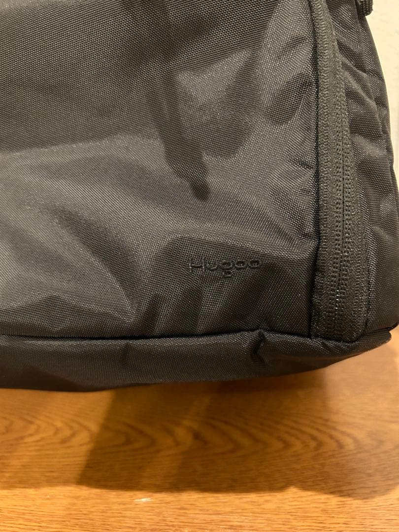 Hugoo ブラック リュックサックとポーチセット