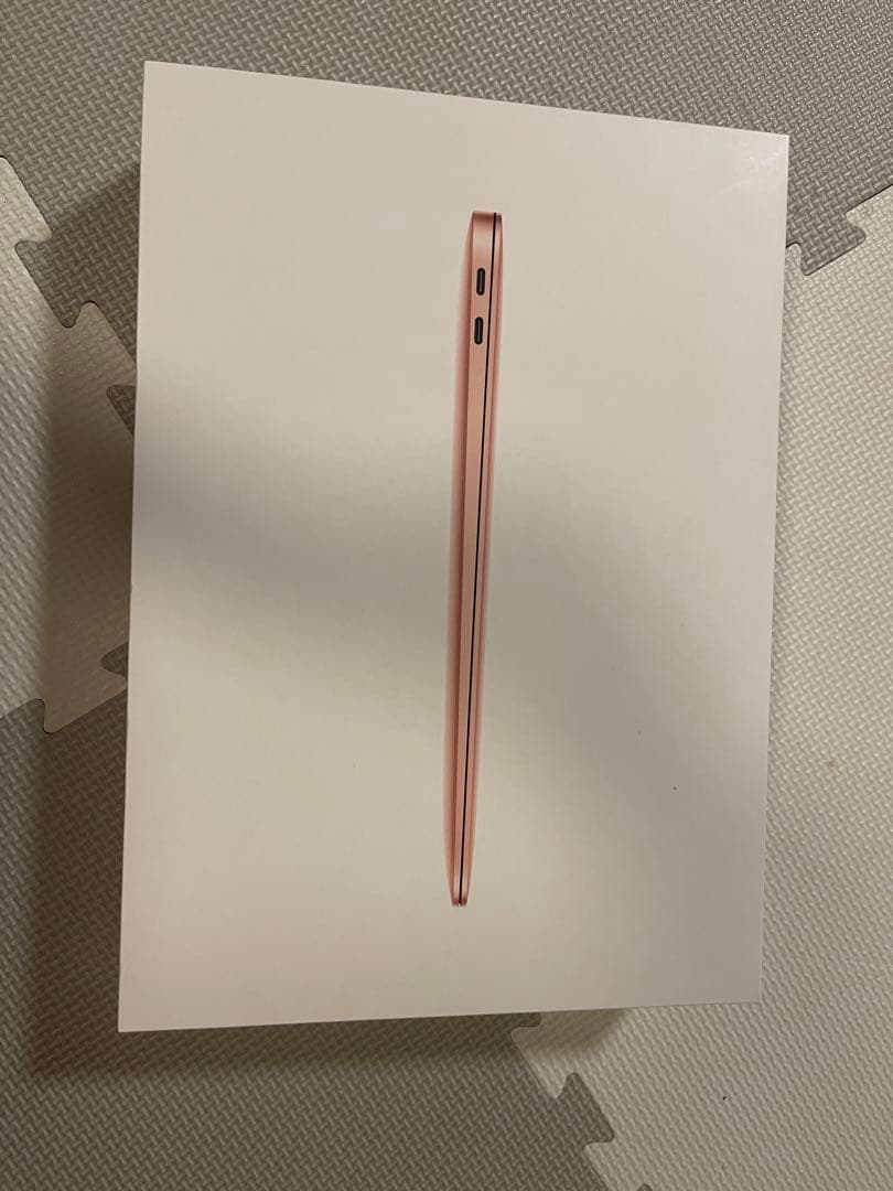 MacBook Air M1 8GB 13インチ512Gゴールド
