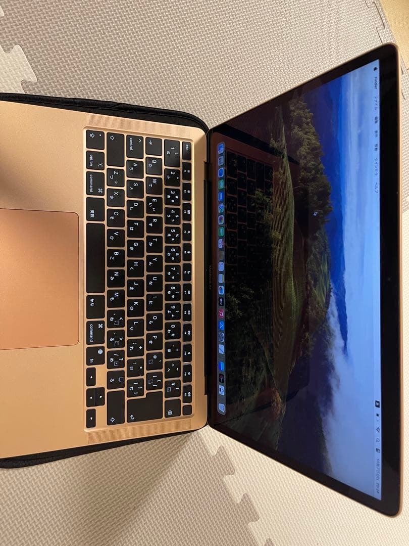 MacBook Air M1 8GB 13インチ512Gゴールド