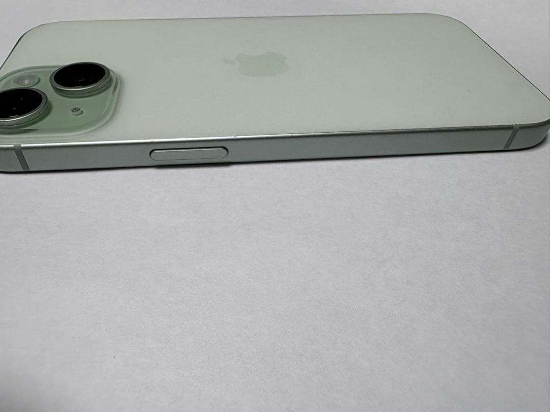 iPhone15 本体　グリーン　SIMフリー