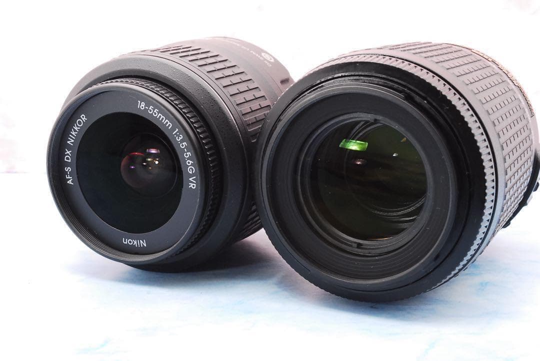 Nikon D3000☆手ぶれ補正Wレンズ☆一眼レフカメラ☆実用品☆