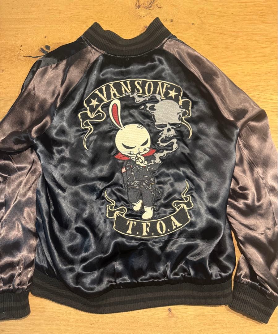 VANSON × クローズ スカジャン坊屋春道モデル × デスラビット