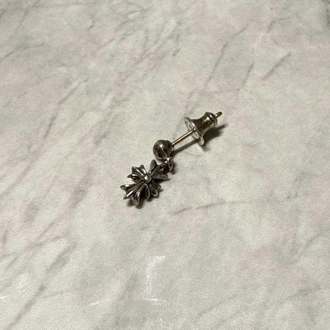 【CHROME HEARTS】 シルバーピアス タイニーECHプラス　片耳