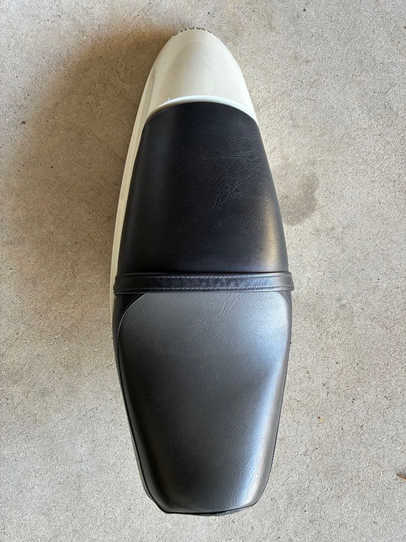 ルネッサ250 純正シート