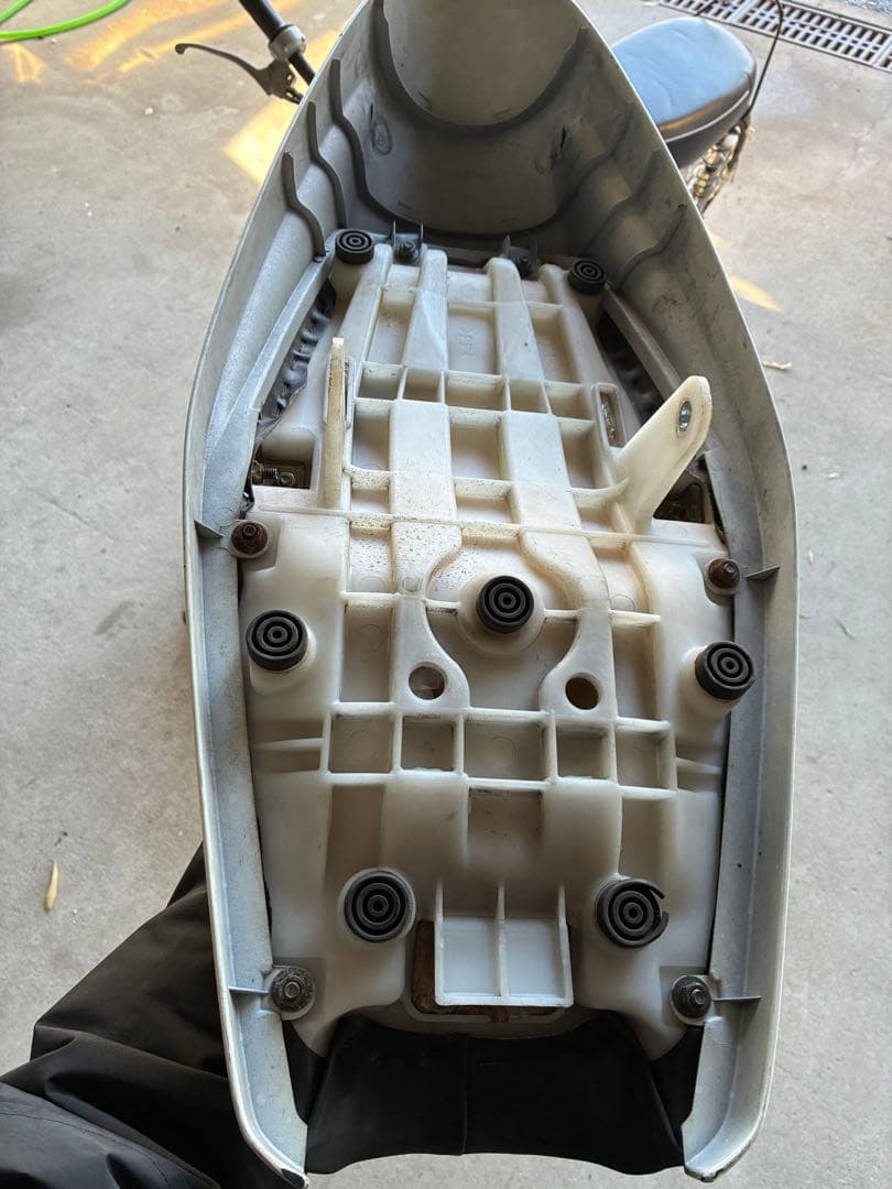 ルネッサ250 純正シート