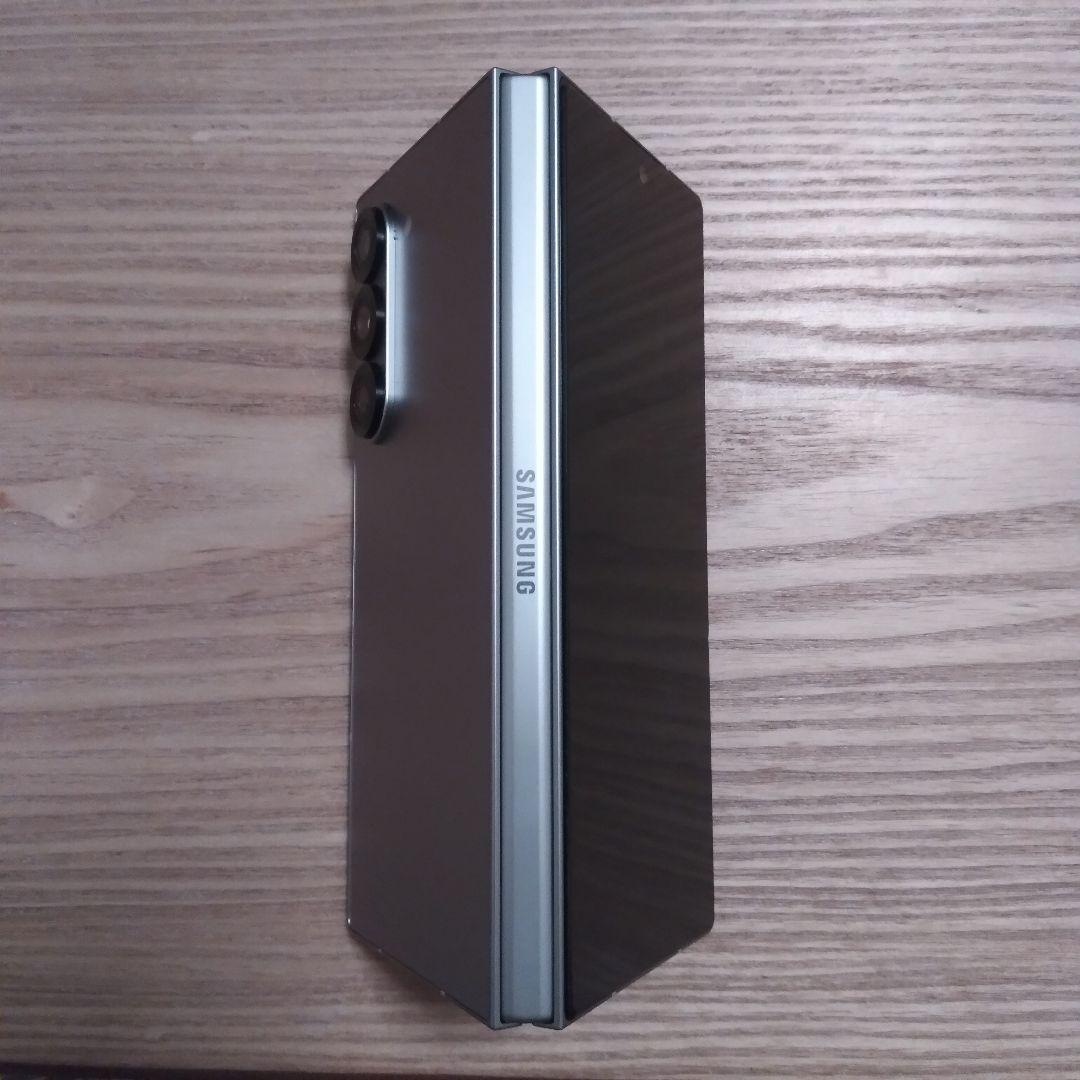 Samsung Galaxy Z Fold6 本体 シルバー 512GB