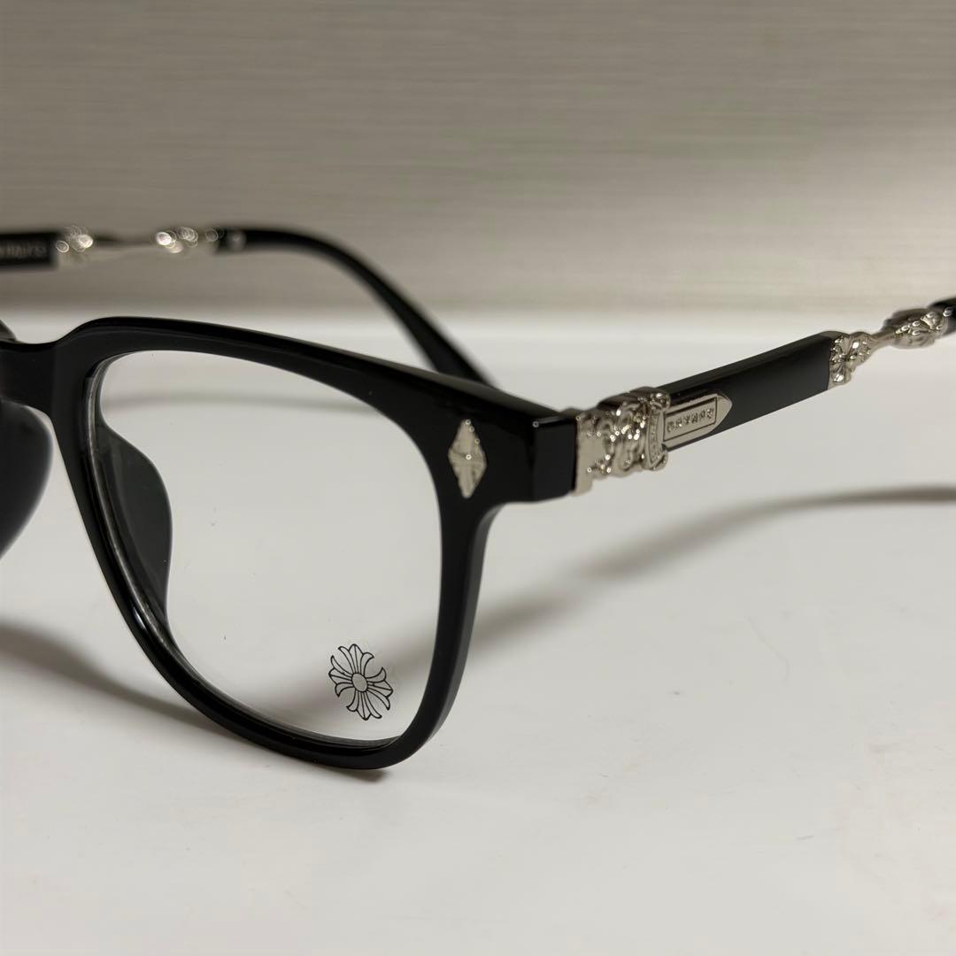 クロムハーツ好き 必見 ブラックフレーム メガネ シルバー装飾付き