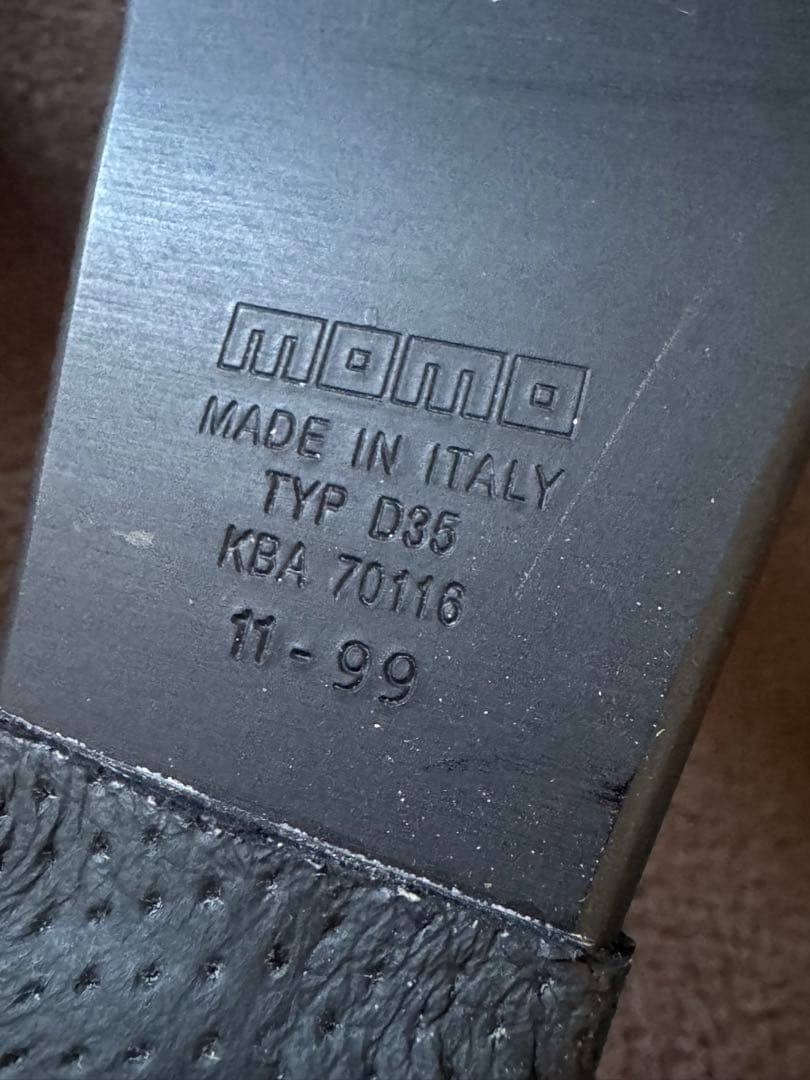 momo Competition ステアリング