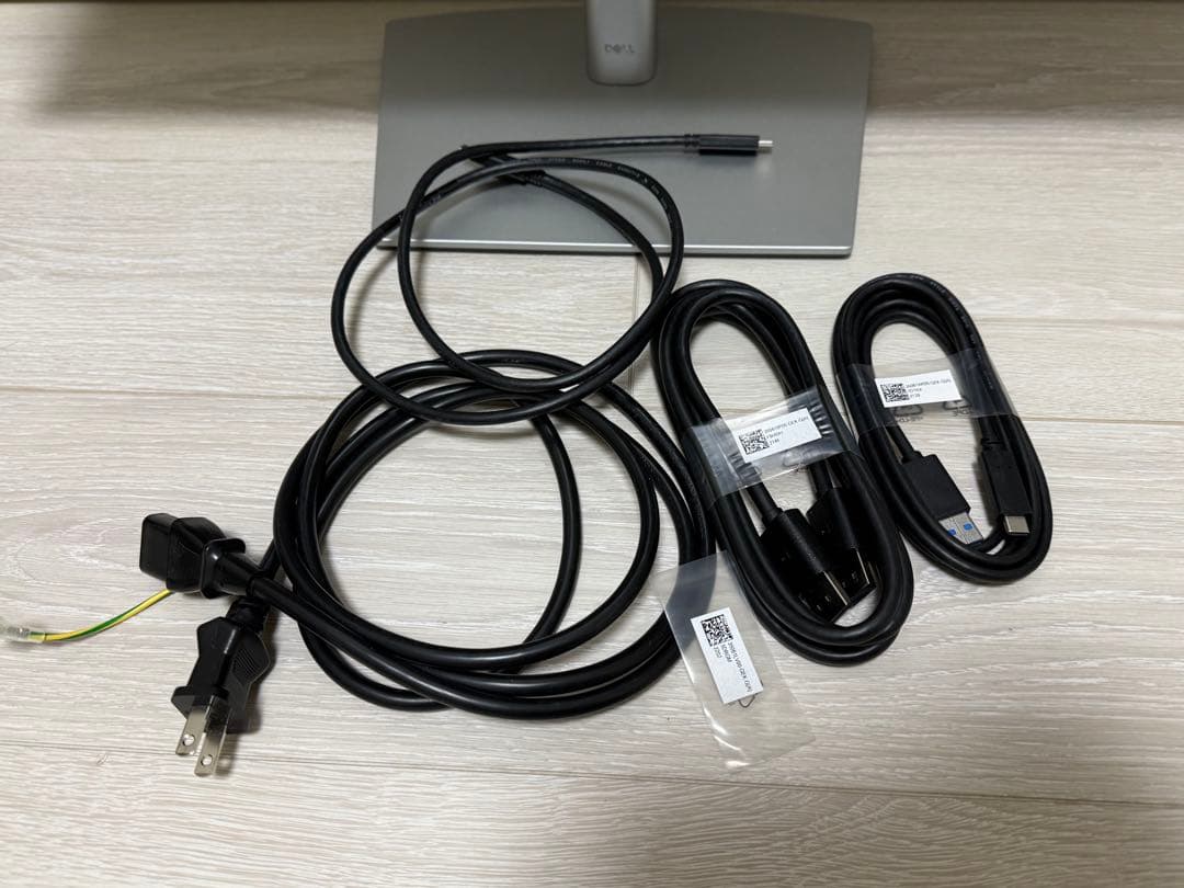 DELL 27型 4Kディスプレイ P2723QE