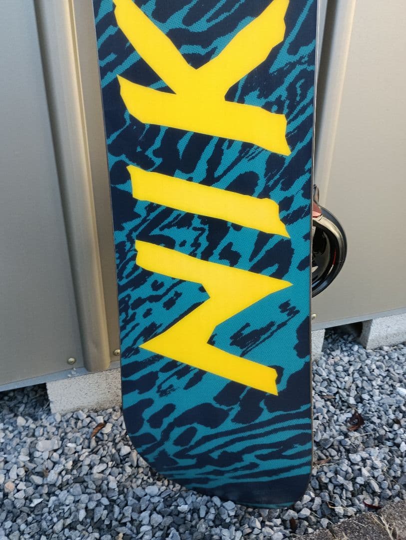 レア！NIKITA CHICKITA 135 & SALOMON PACT S