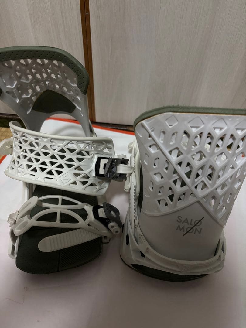 SALOMON スノーボード　ハイランダー　 ビンディング S ホワイト