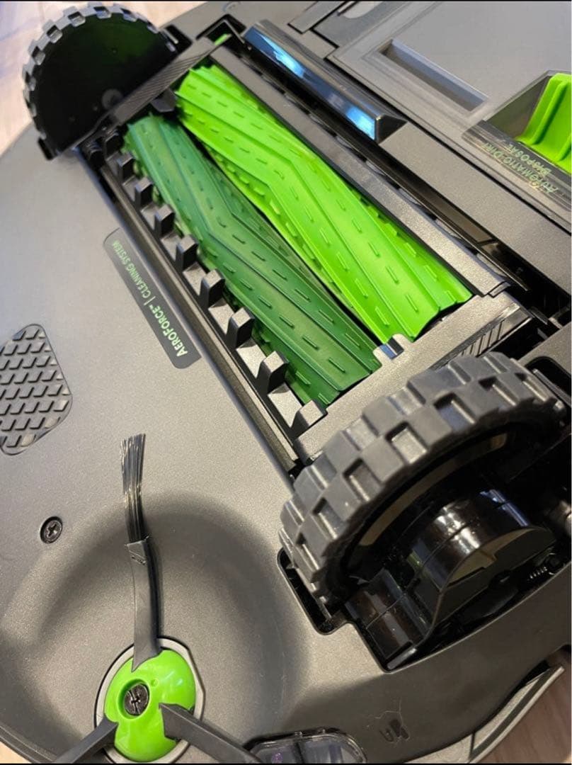 iRobot Roomba j7+ 自動ゴミ収集機能付き