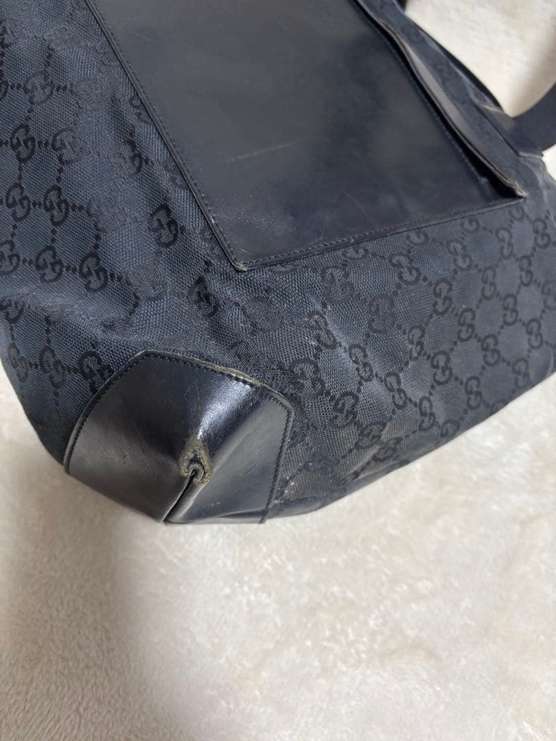あ*る様 GUCCI グッチ GG柄 キャンバス トートバッグ 黒 角スレあり