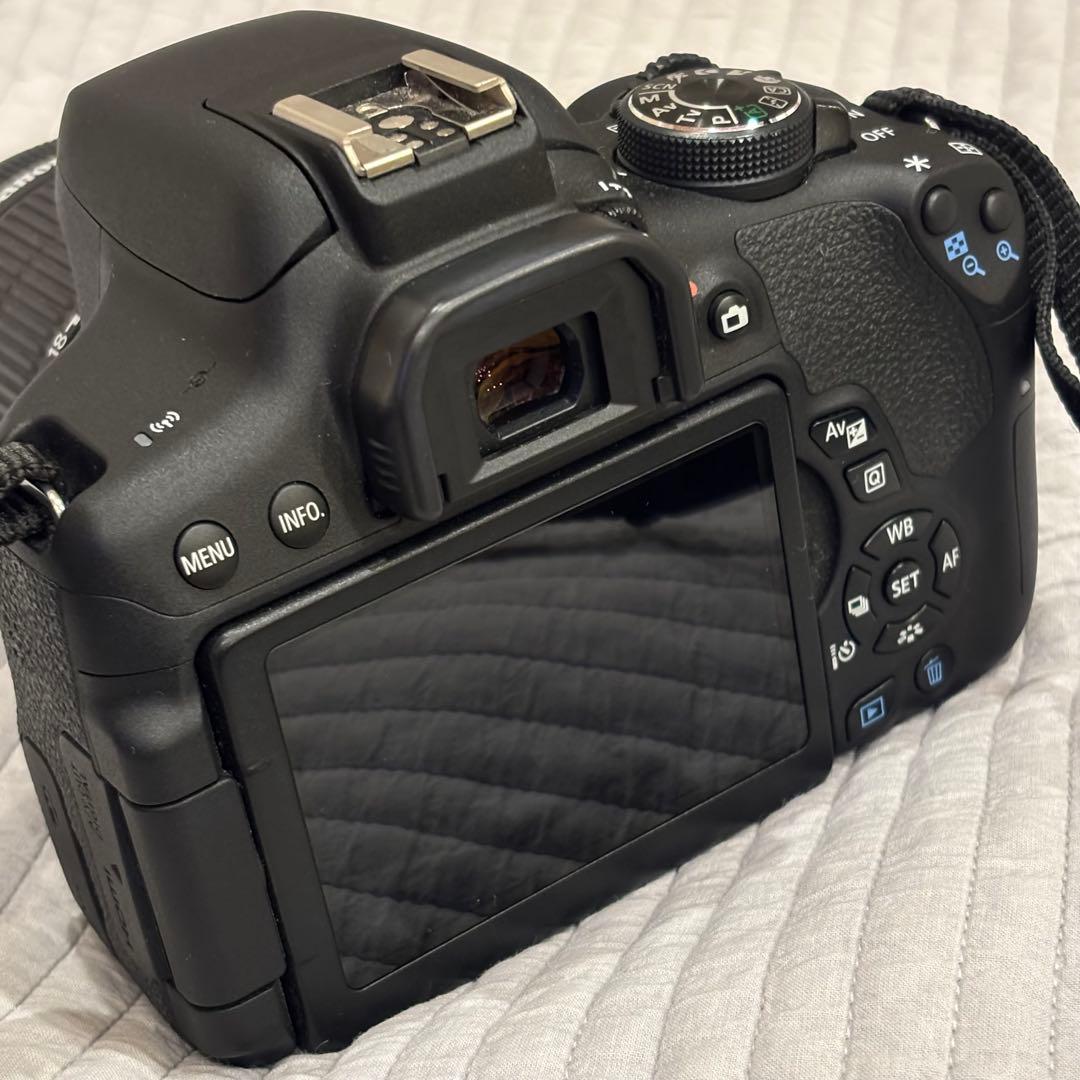 Canon EOS Kiss X8i デジタル一眼レフカメラ