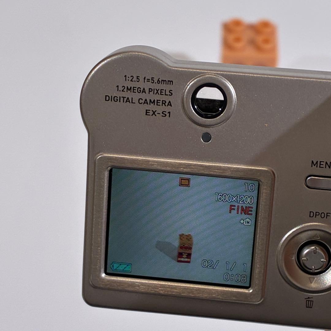 美品✨ CASIO カシオ デジカメ EXILIM EX-S1 シルバー 付属品