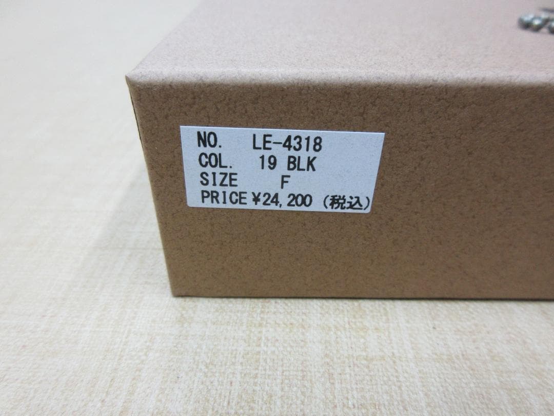 BARNS OUTFITTERS コードバン黒　ラウンドファスナー長財布