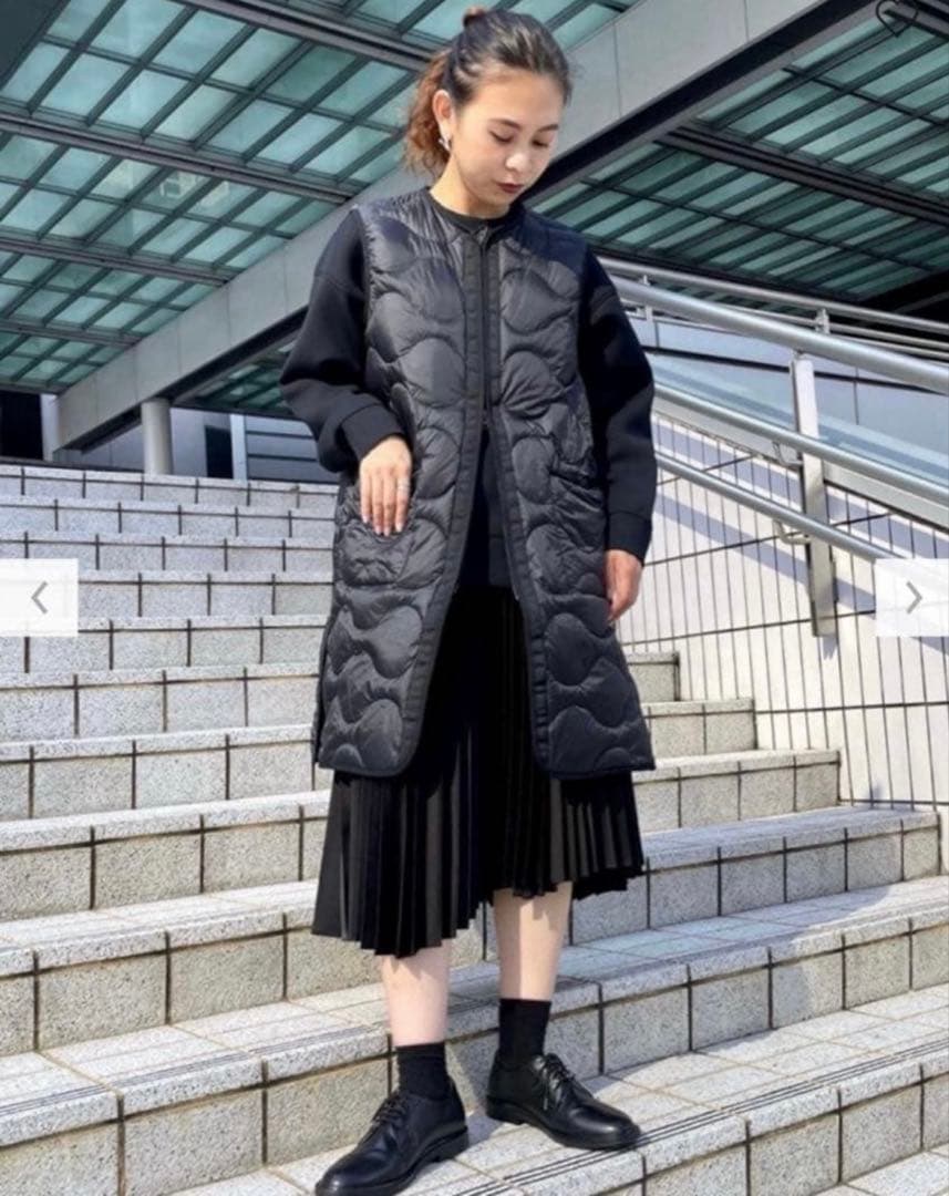 ユニクロ セオリー ウルトラライトダウンロングベスト身幅56cm 収納袋あり