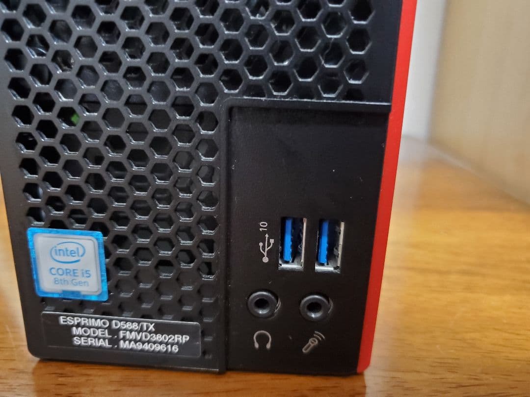 Fujitsu製 ESPRIMO D588/TX　新品換装済み有