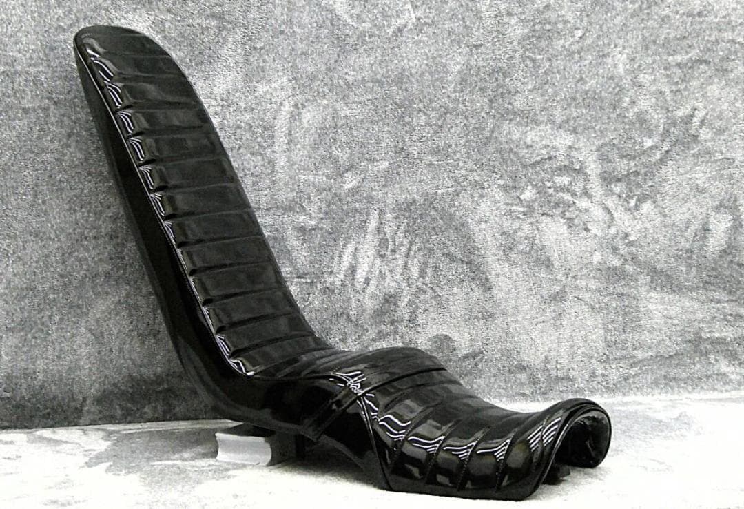 ＮＣ３１　黒エナメル 60ｃｍ　三段シート/ブラックCB400SF前期