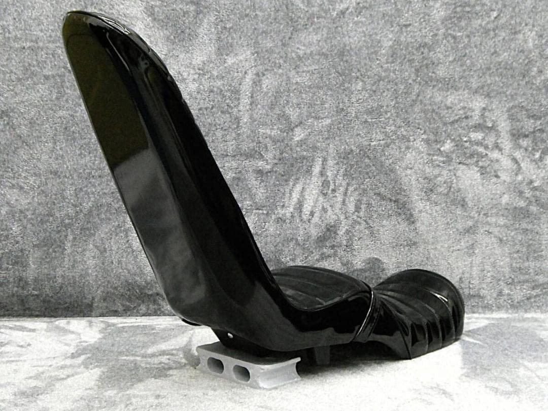 ＮＣ３１　黒エナメル 60ｃｍ　三段シート/ブラックCB400SF前期