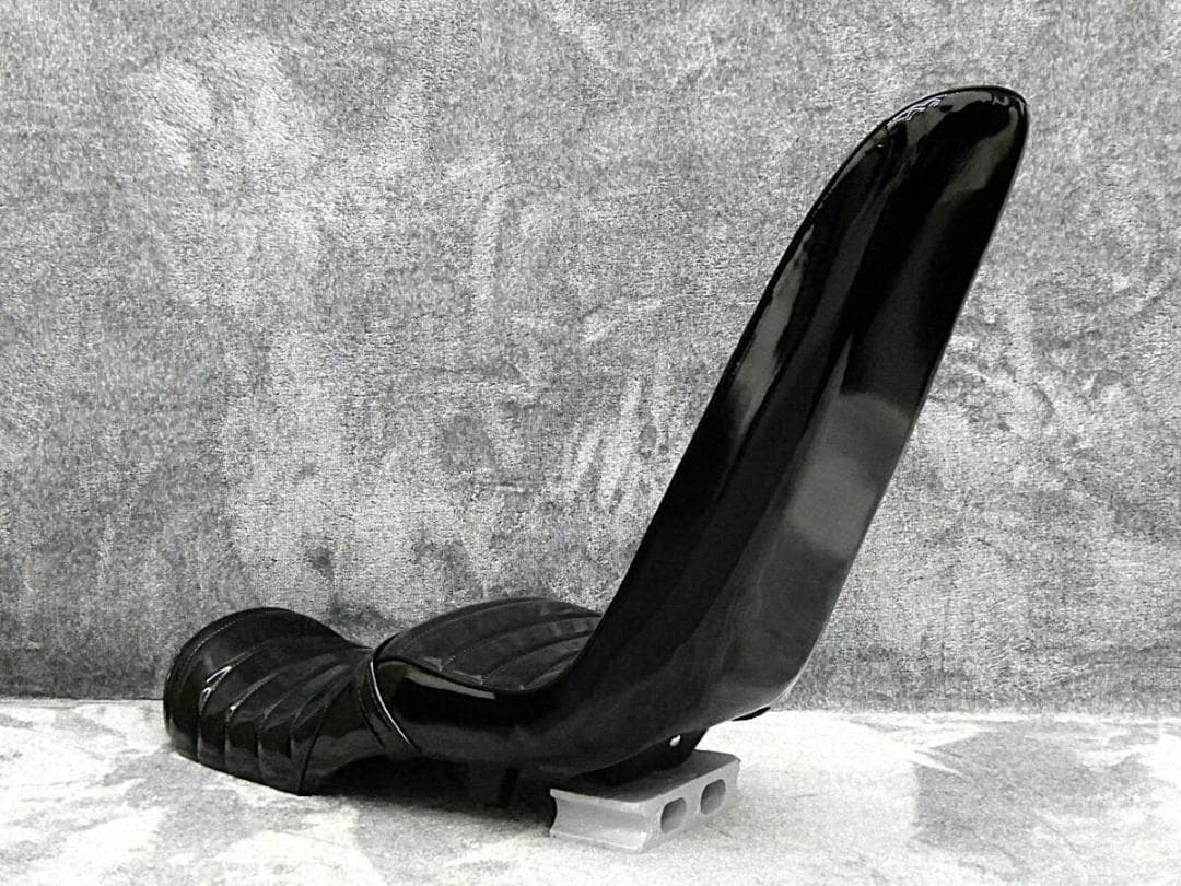 ＮＣ３１　黒エナメル 60ｃｍ　三段シート/ブラックCB400SF前期