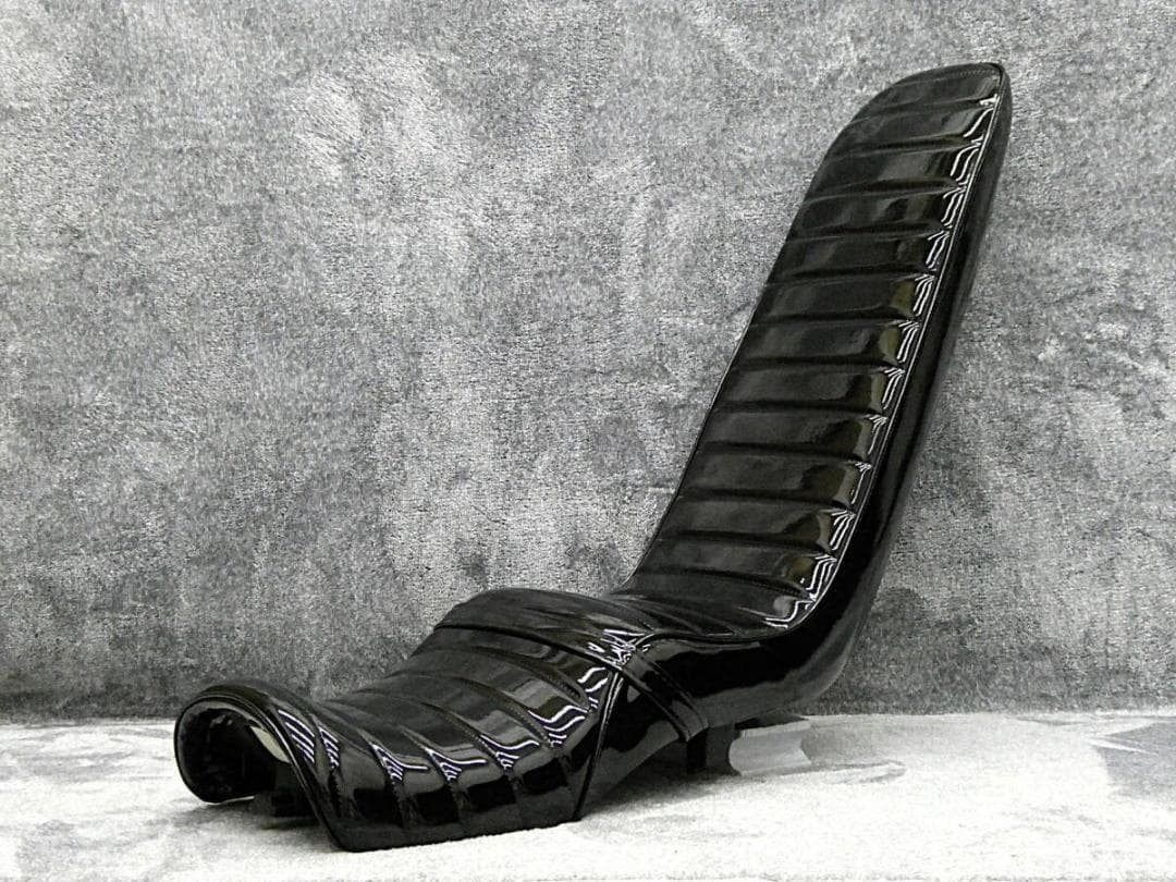 ＮＣ３１　黒エナメル 60ｃｍ　三段シート/ブラックCB400SF前期