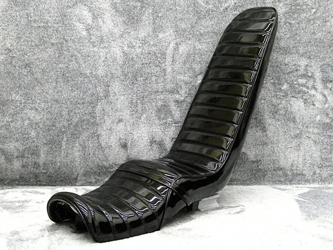 ＮＣ３１　黒エナメル 60ｃｍ　三段シート/ブラックCB400SF前期