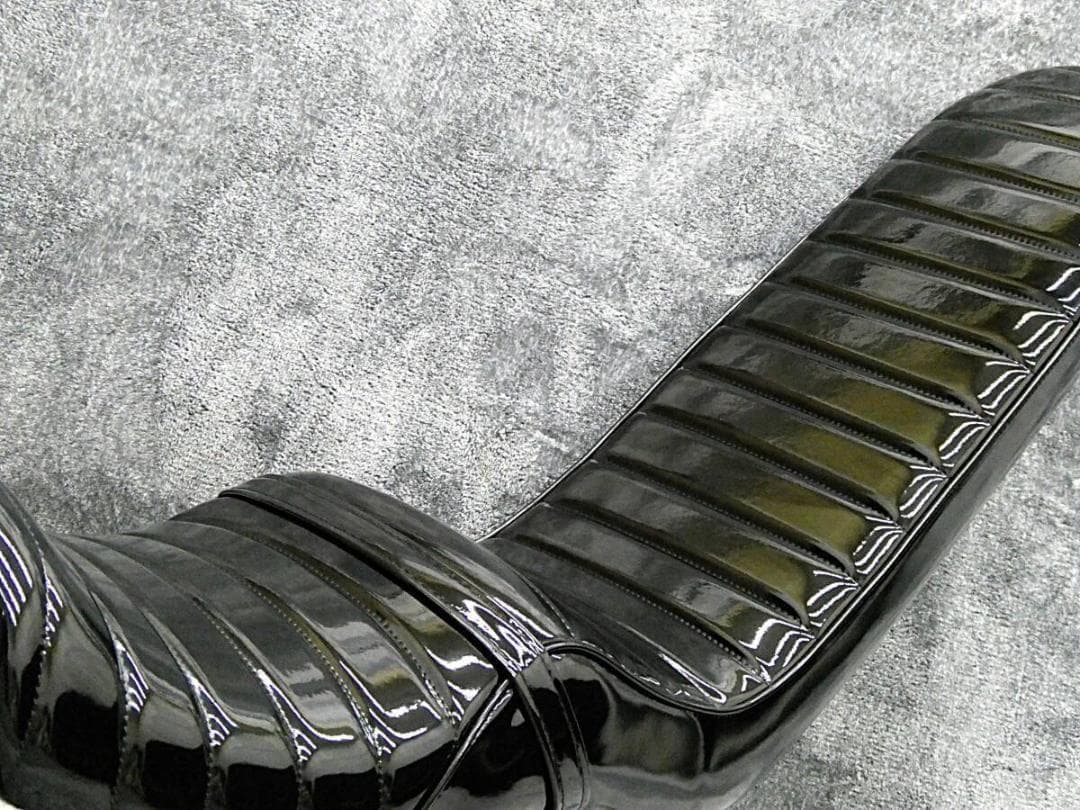 ＮＣ３１　黒エナメル 60ｃｍ　三段シート/ブラックCB400SF前期