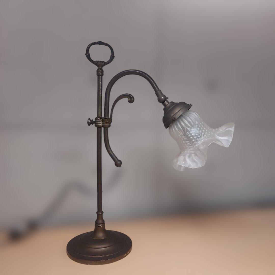 スランス製　デスクスタンド・フリルガラス・アンティーク・ビンテージ・真鍮製