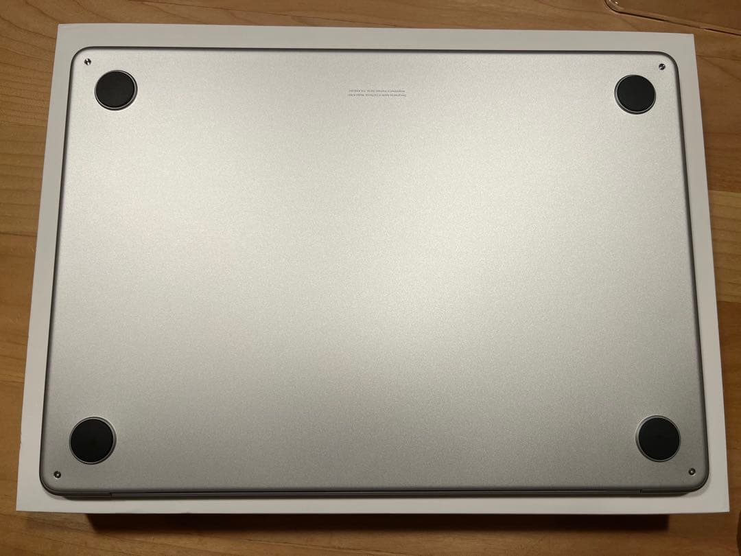 MacBook Air 13インチ M2 2022年16GB 512GBシルバー