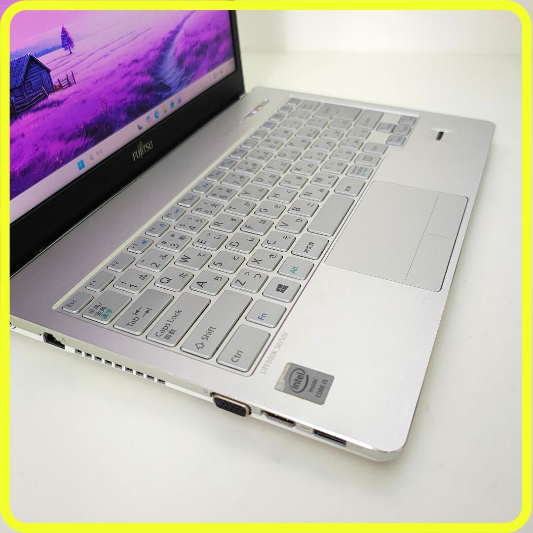 白　新品SSD256GB　薄型軽量⭐️windows11　ノートパソコン　808