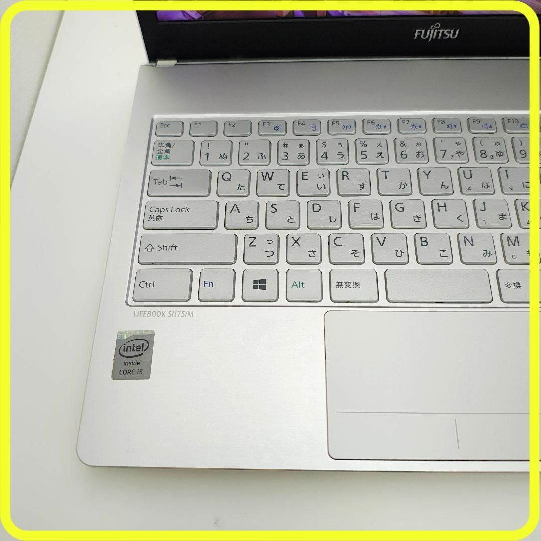 白　新品SSD256GB　薄型軽量⭐️windows11　ノートパソコン　808