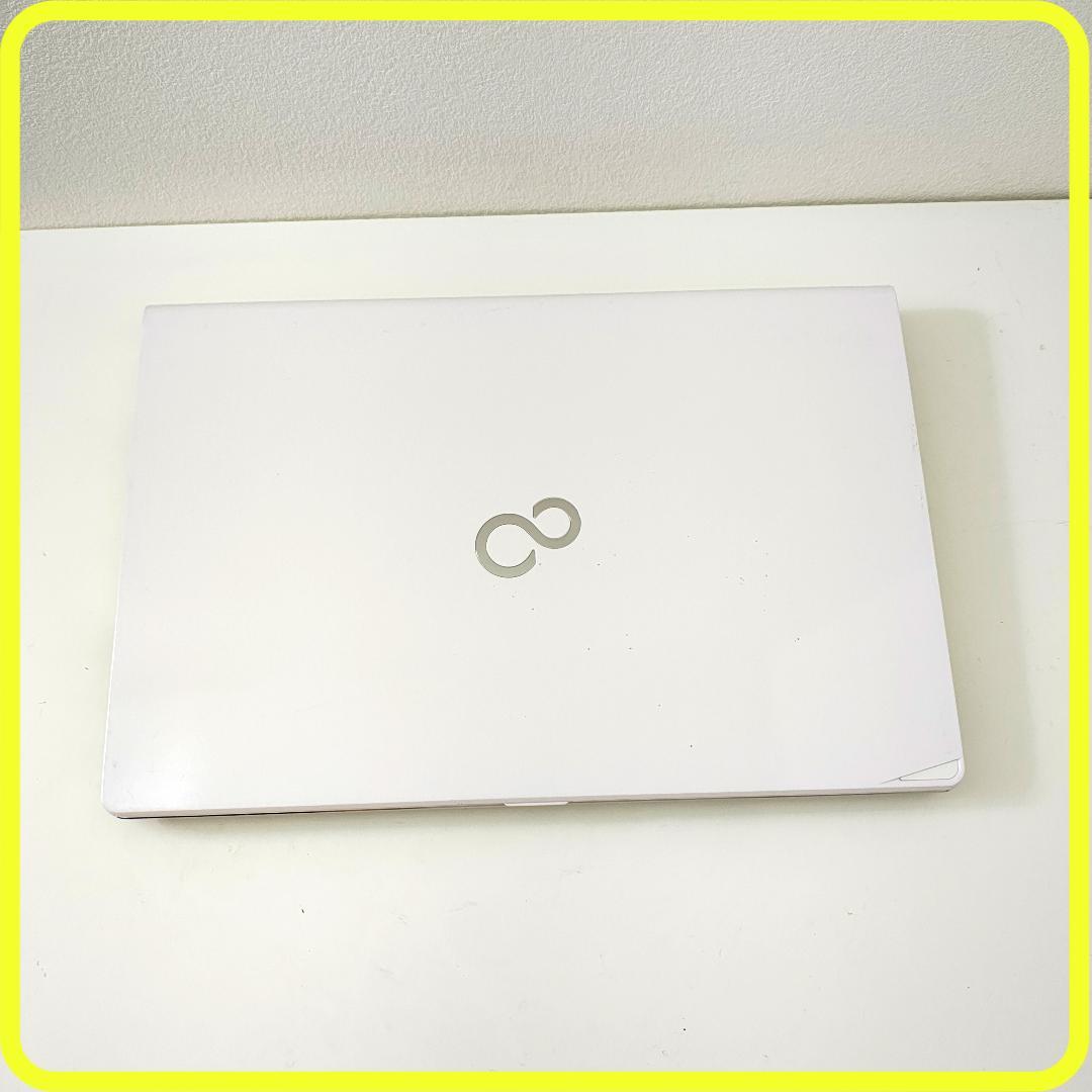 白　新品SSD256GB　薄型軽量⭐️windows11　ノートパソコン　808