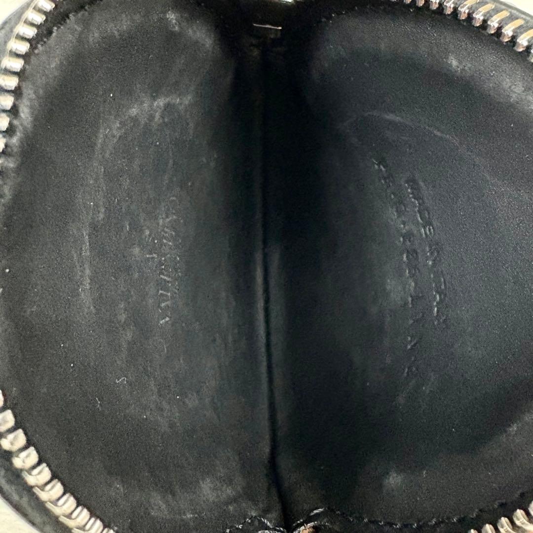 ヴァレンティノガラヴァーニ ケース ストラップ付 ネックウォレット レザー