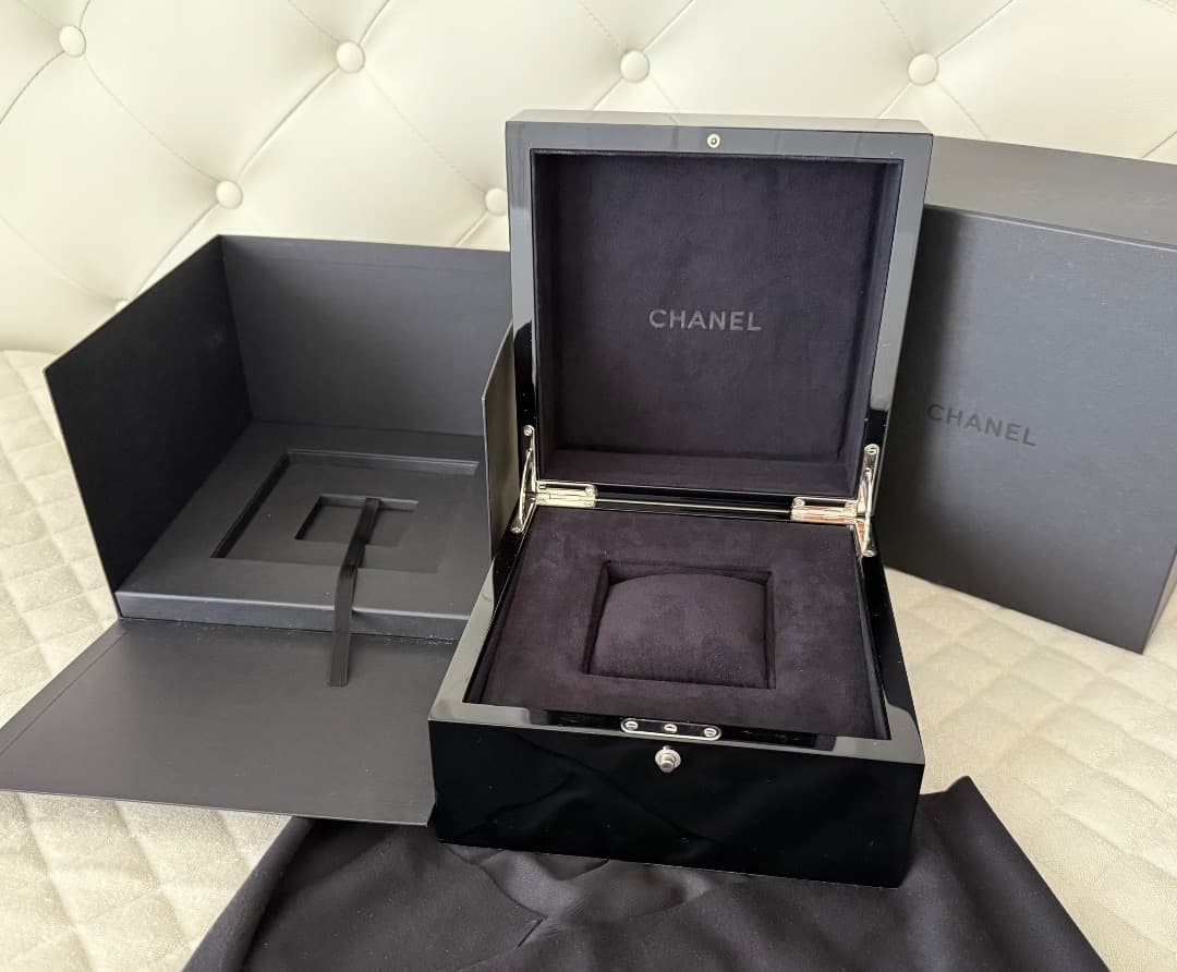 CHANEL 木製 腕時計ケース