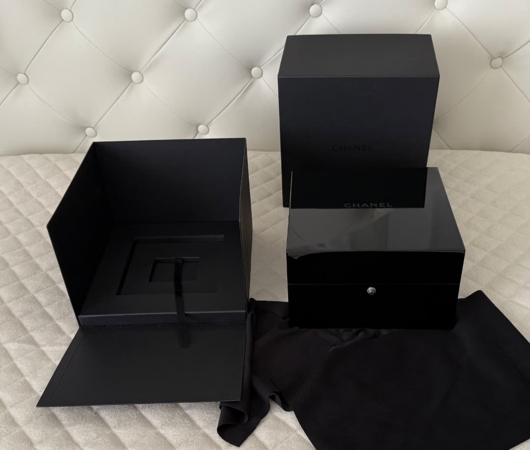 CHANEL 木製 腕時計ケース