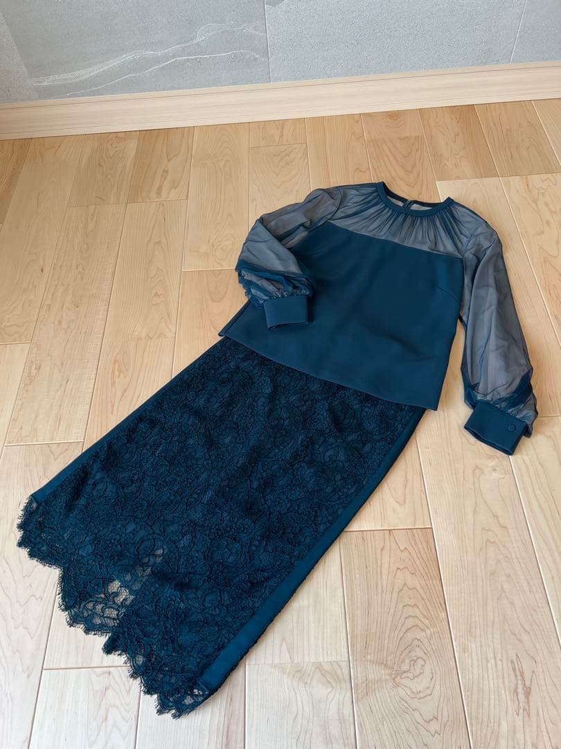 【最終値下げ】【美品】 エポカ　EPOCA ダークグリーンスーツ