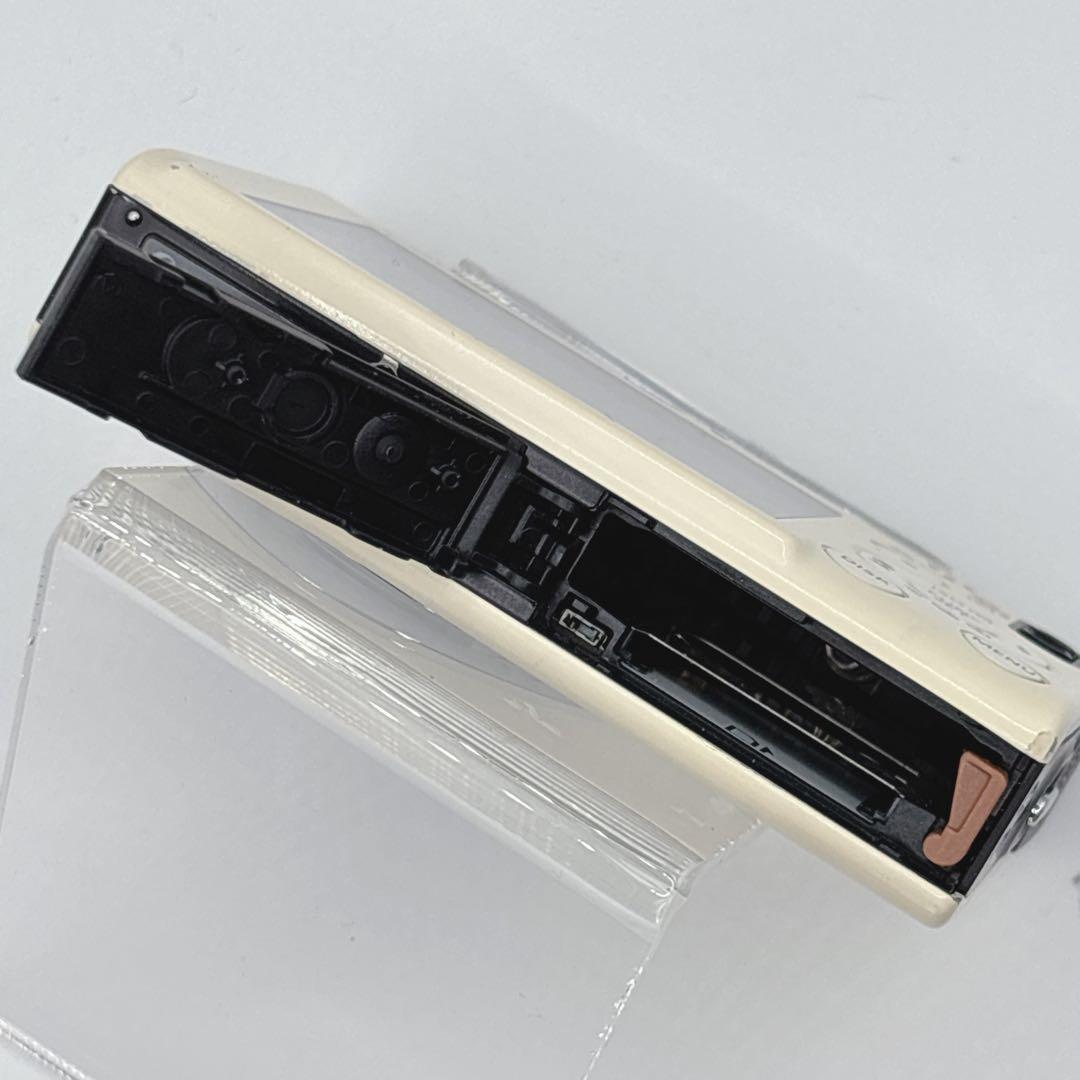 Canon IXY DIGITAL 20 IS ホワイト　デジカメ　コンデジ