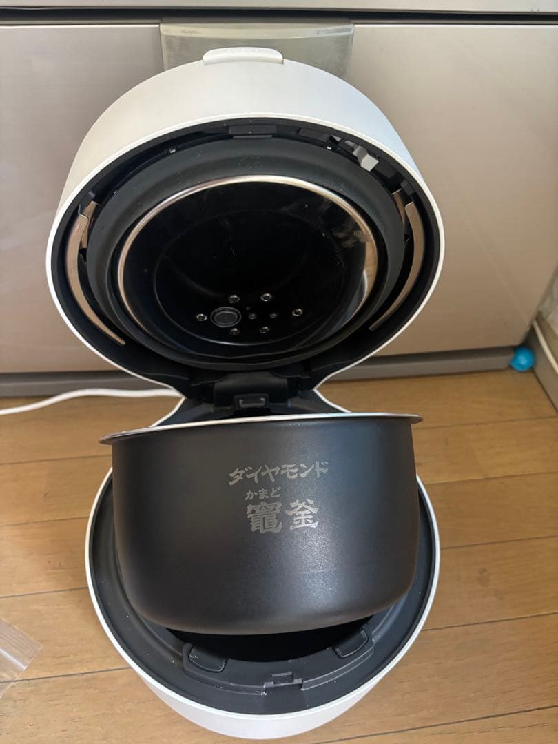 [美品]パナソニック 炊飯器 5合 圧力IH SR-R10A-W 2024年製