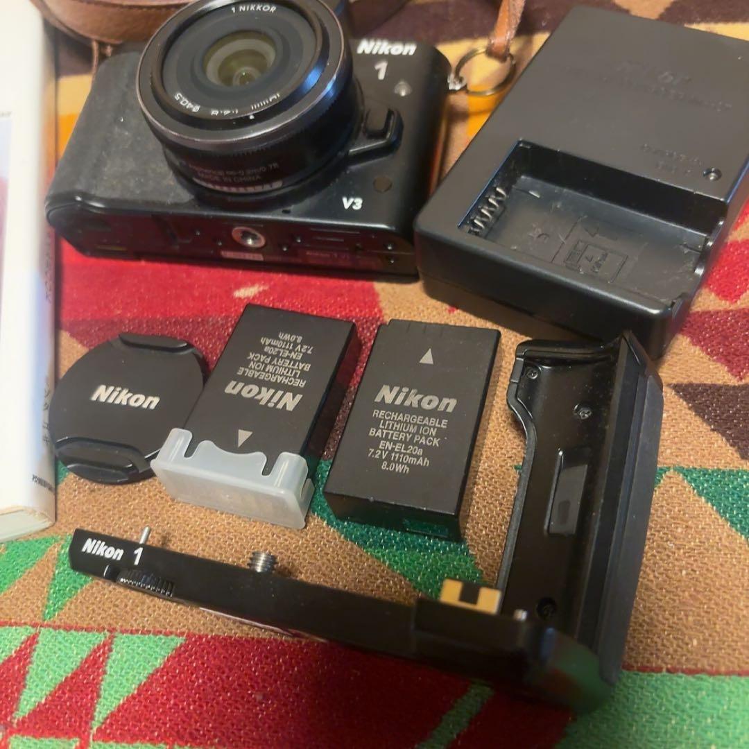 Nikon v3 デジタルカメラ　USED 美品　レンズ付き❤︎