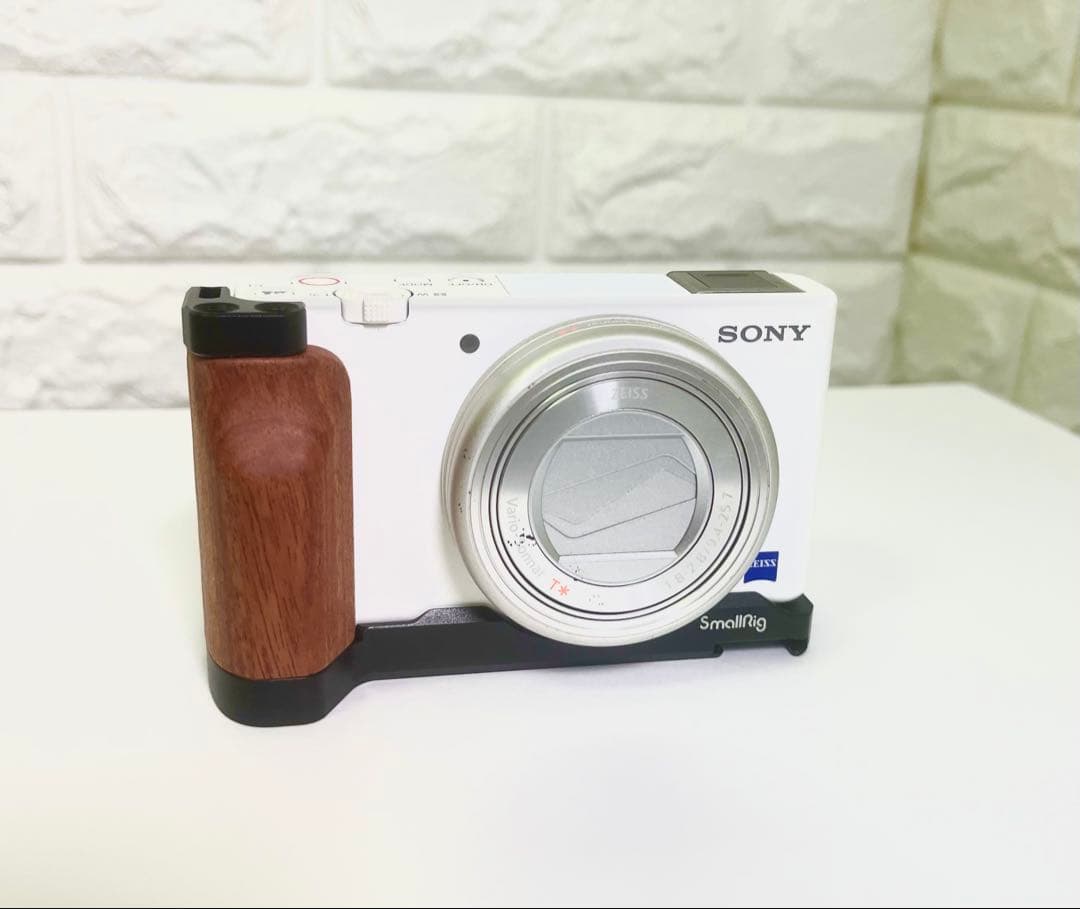 SONY ZV-1 室内のみ使用。まずまず美品、動作良好。付属多い。ハンドル付き
