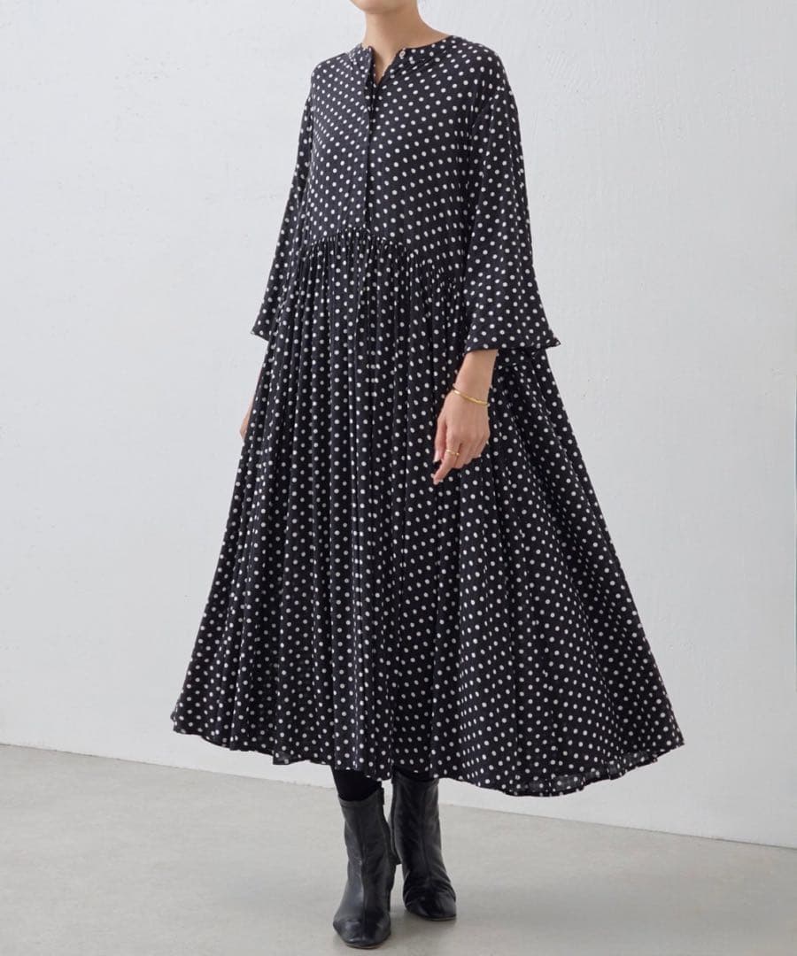 BEARDSLEY ビアズリー　ドットギャザーボリューム袖ワンピース