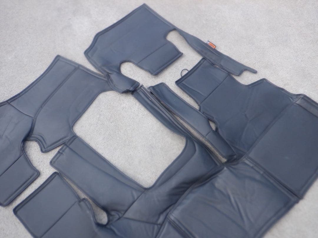 ユーアイビークル 200 ハイエース エンジンルームカバー エンジンカバーマット