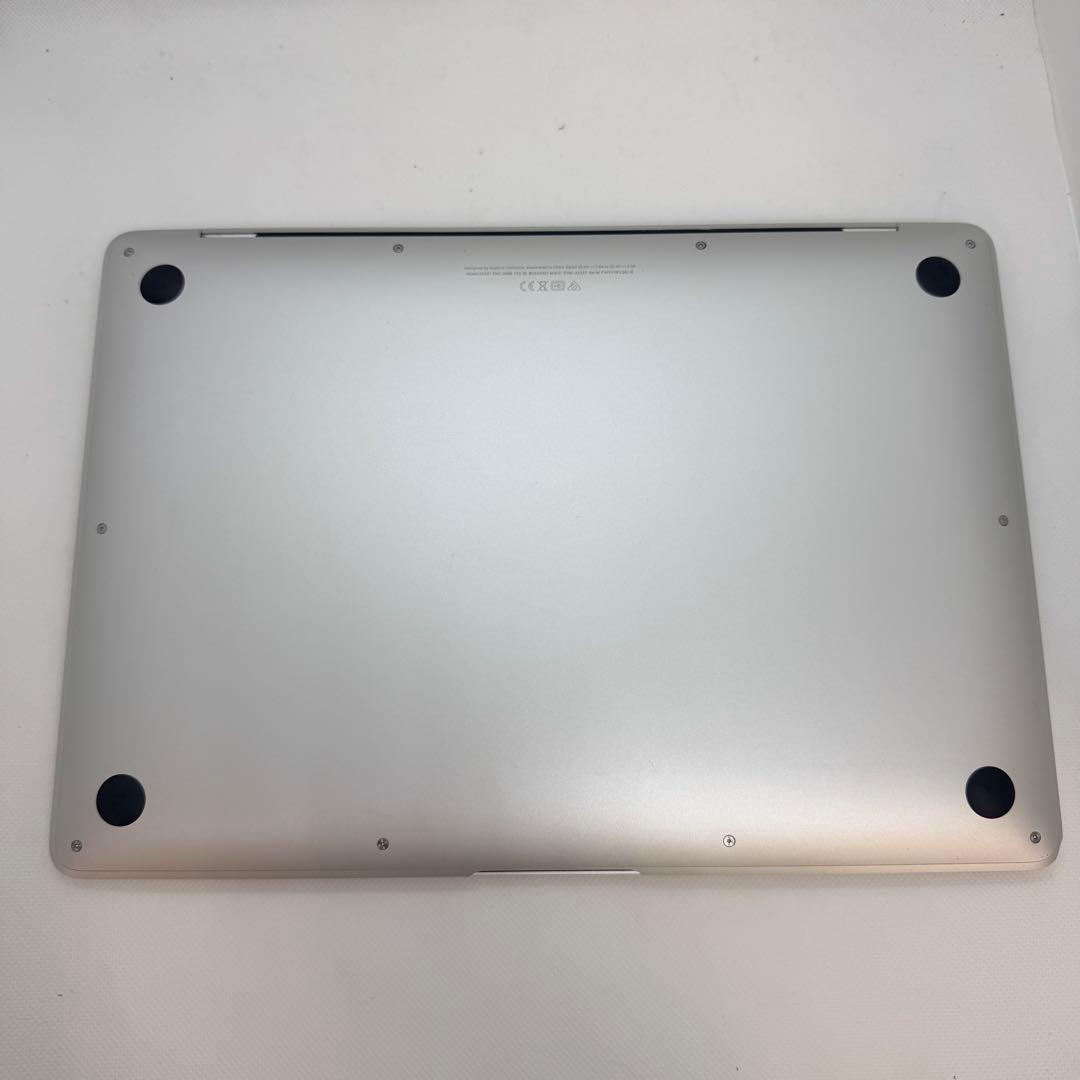 MacBook本体 MacBook Air M1 (A2337)16GB / 256GB