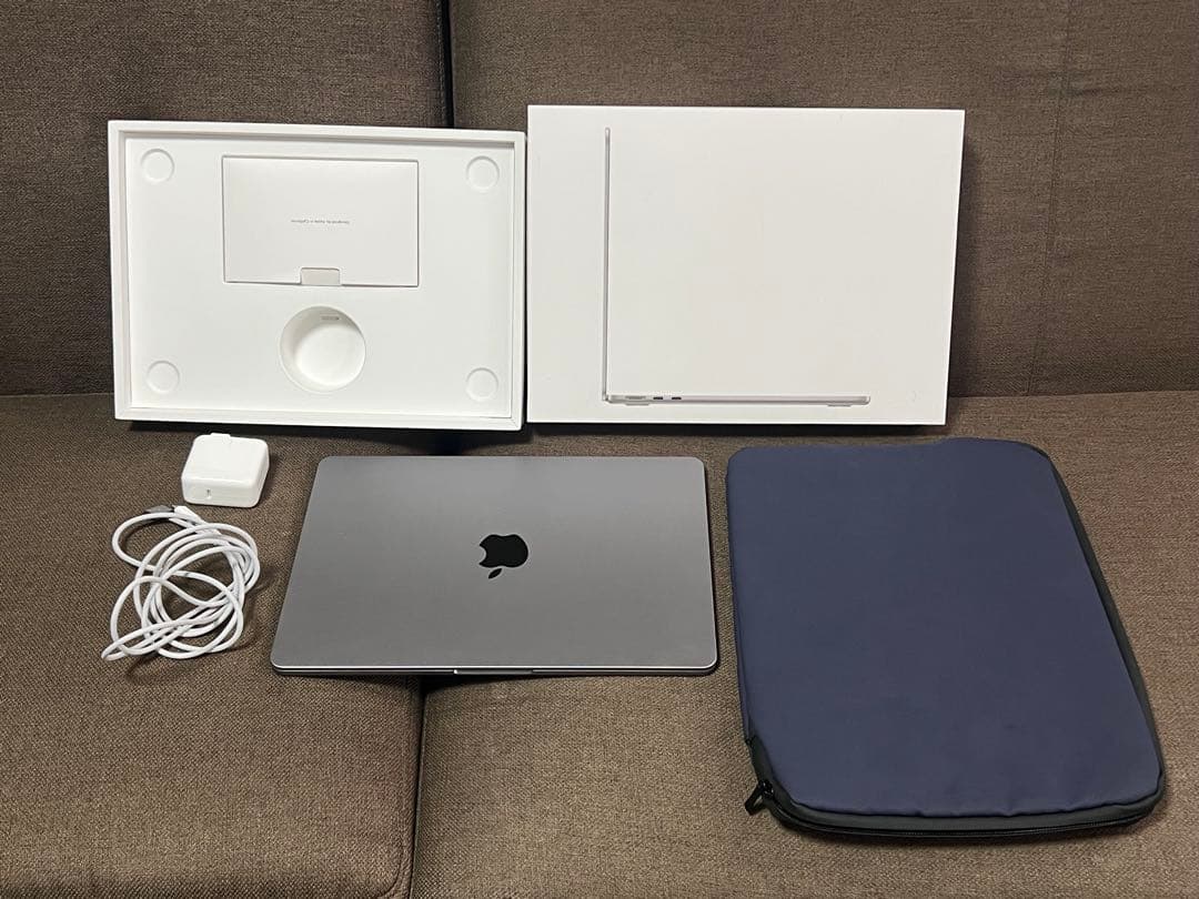 新中古品 macbook air M3 256GB 2024年モデル