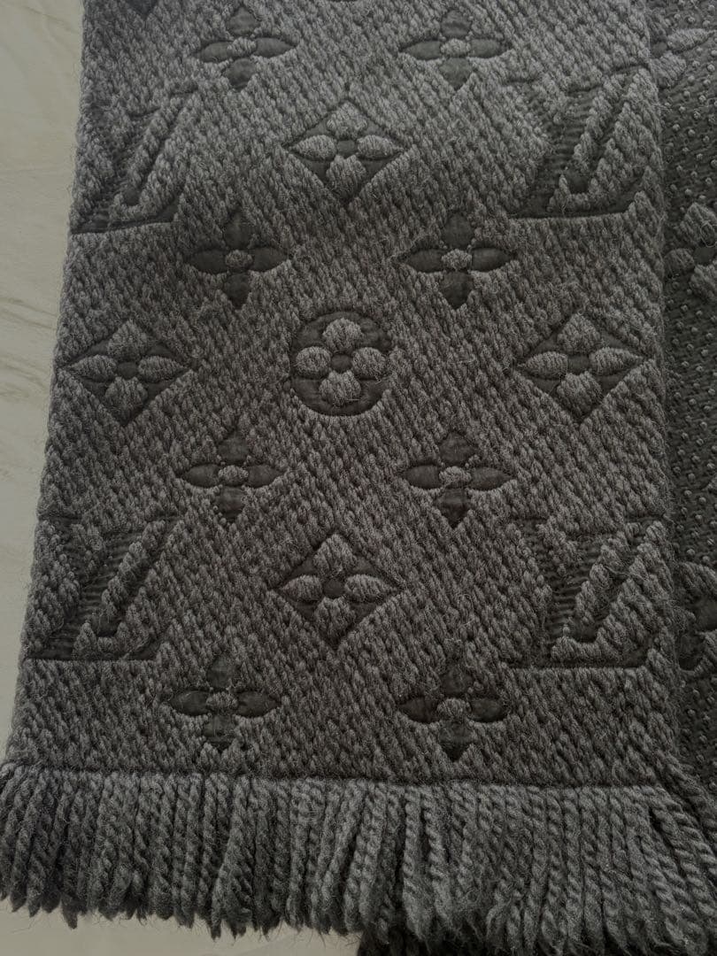 専用→ルイ・ヴィトン LOUIS VUITTON ブラック マフラー ロゴマニア