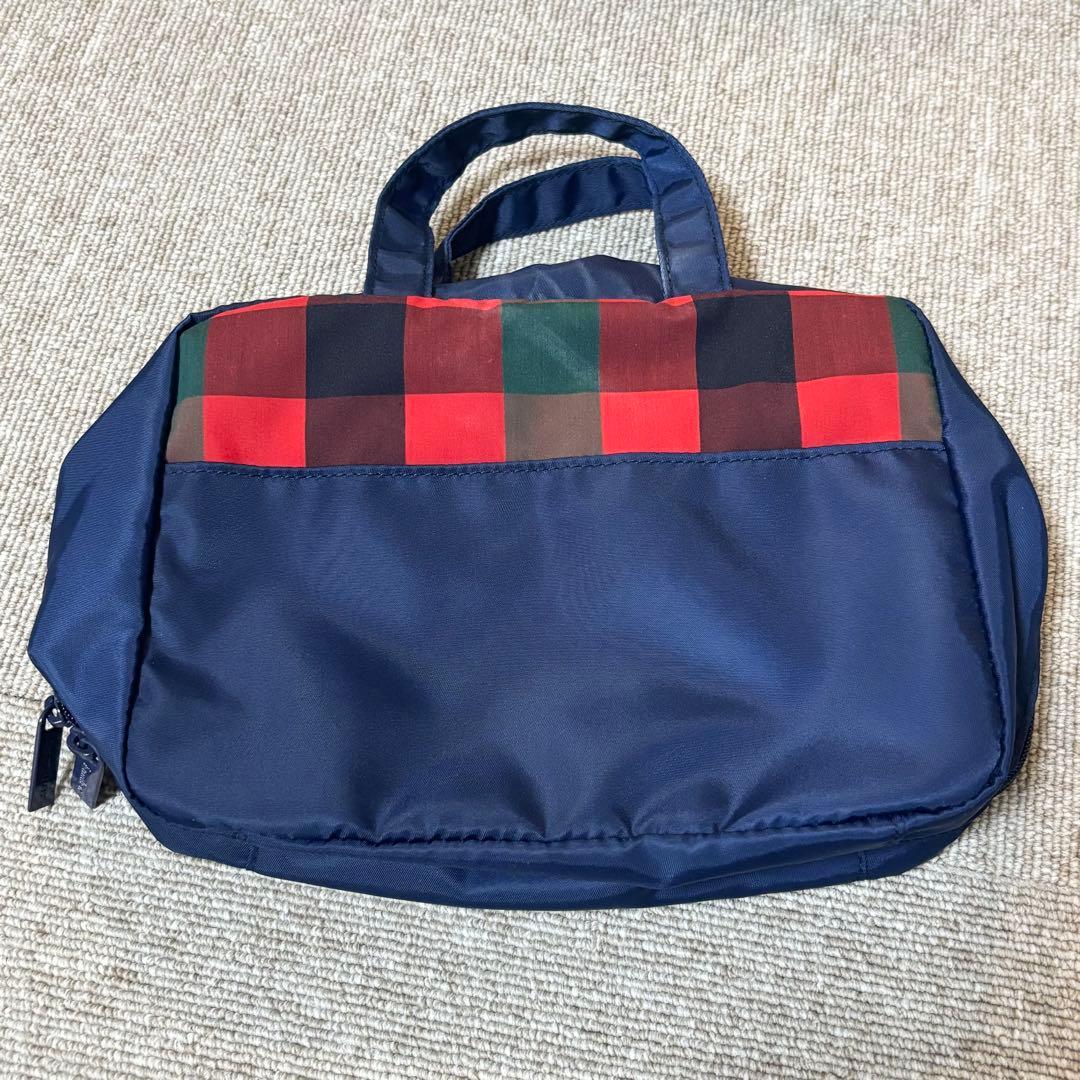 【新品未使用品】ファミリア　ポーチ