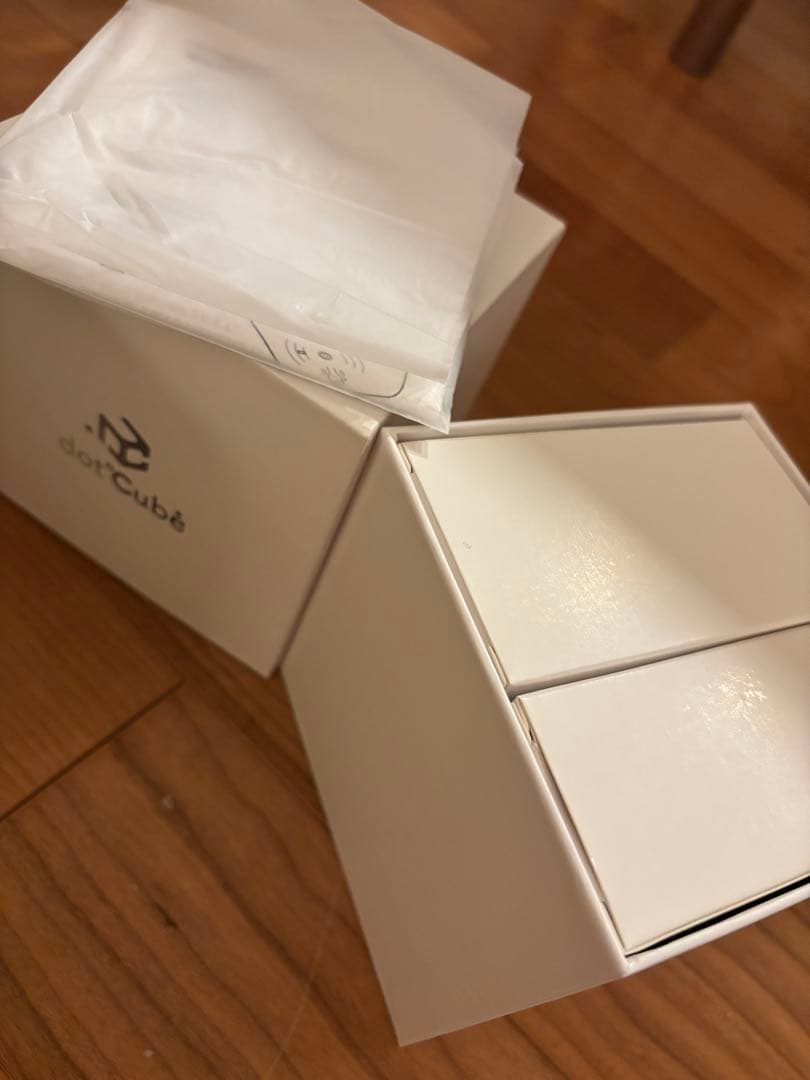 非接触型　検温器　ドットキューブ